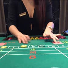 Philippinesplayer enjoying casino slot live dealer baccarat on mobile